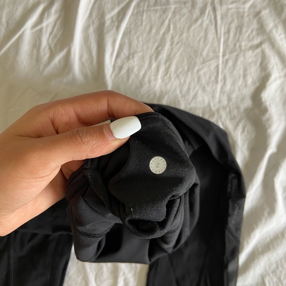 Lululemon Mesh Leggings 21” - Picture 4 of 5